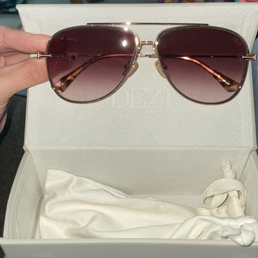Dezi Aviators